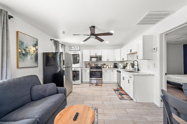 Building Photo - 2228 W Georgia Ave