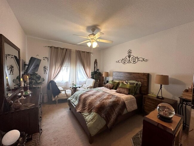 Foto del edificio - 3545 Forest Hill Blvd