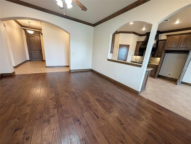 Building Photo - 6405 Bentwood Dr