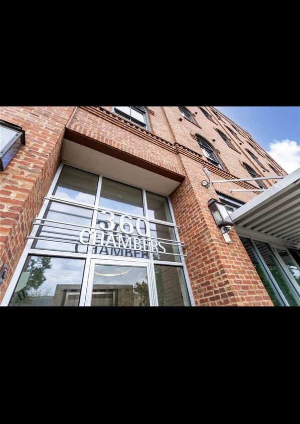 Primary Photo - 360 Chambers St