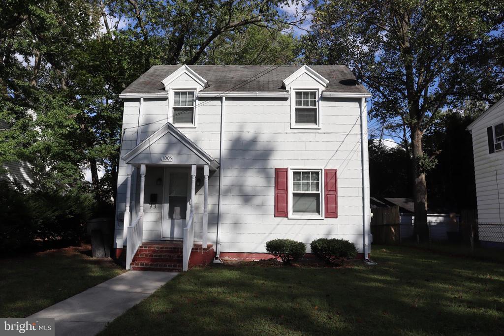 Primary Photo - 1005 Cecil St