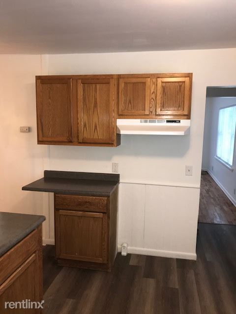Building Photo - 3 br, 1 bath House - 506 W Maplewood Ave