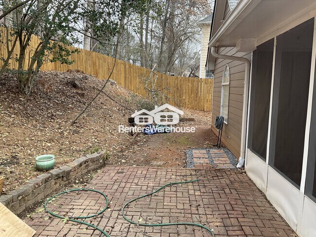 Foto del edificio - 215 Blue Spruce Cir