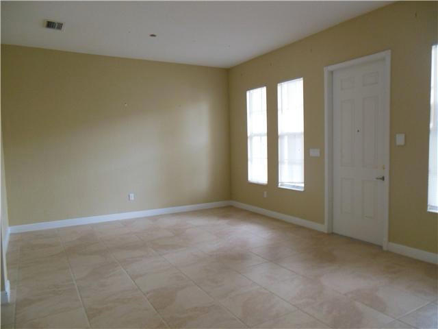 Building Photo - 8308 NW 9th Ave