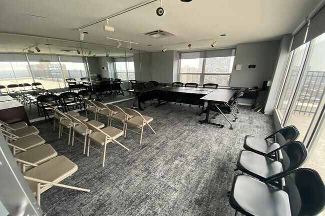 Foto del edificio - 720 W Gordon Terrace