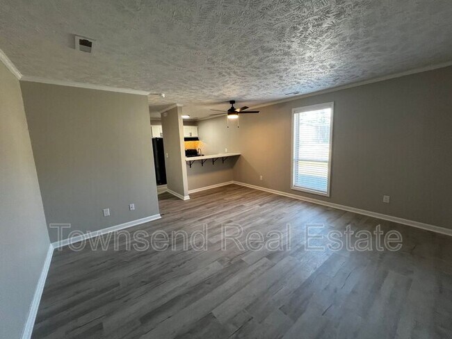 Foto del edificio - 5858-B Century Oaks Drive