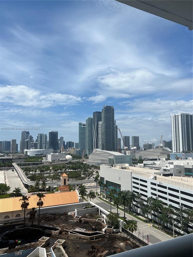 Foto del edificio - 1717 N Bayshore Dr