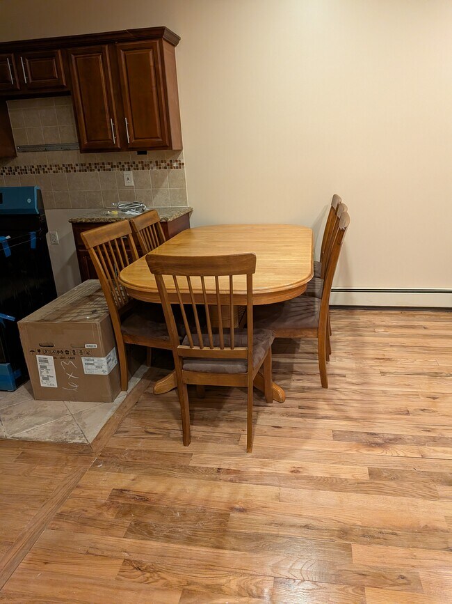 comedor - 63 Nichols Ave