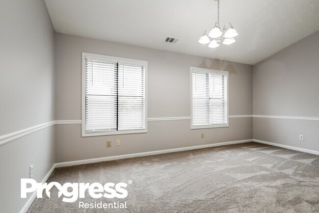 Foto del edificio - 830 Riverstone Ln