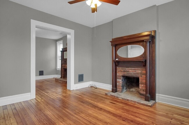 Building Photo - 2927 Magnolia Ave