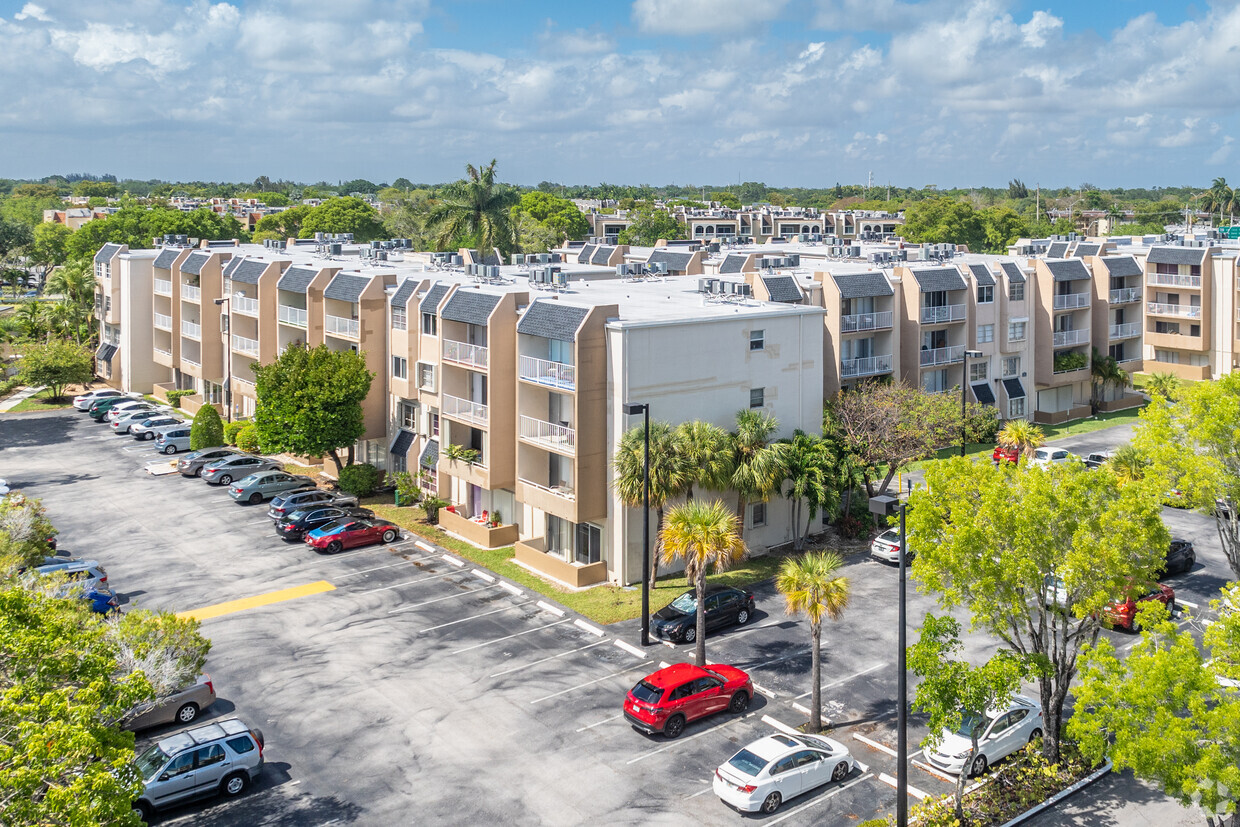 7727-7765 SW 86th St - Kings Creek