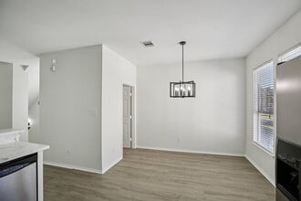 Building Photo - 1705 Stuart St