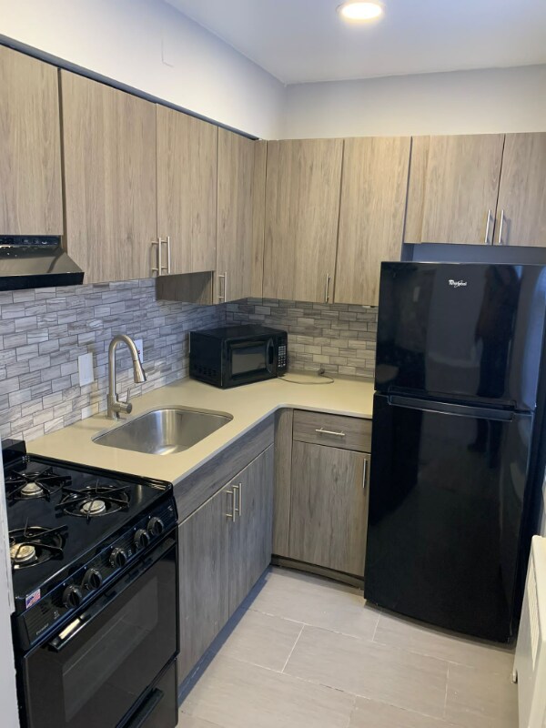 Foto del edificio - 6644 N 8th St