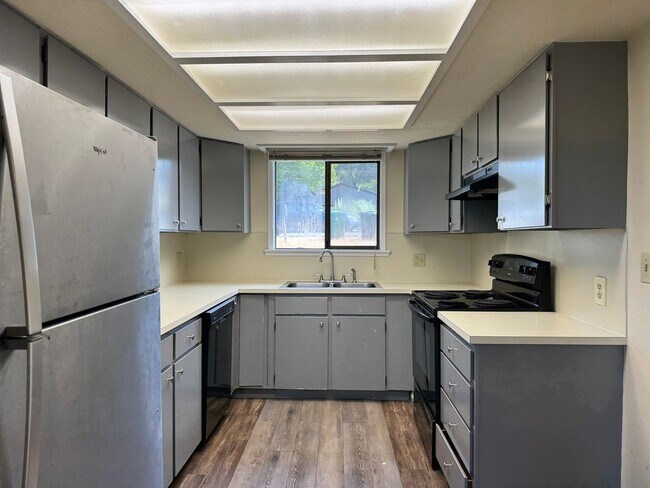 Building Photo - 16747 3rd Ave NE