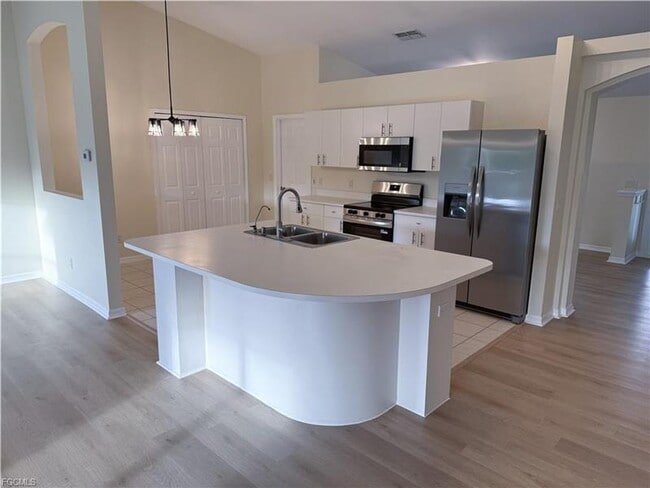 Foto del edificio - 3522 SW 14th Pl