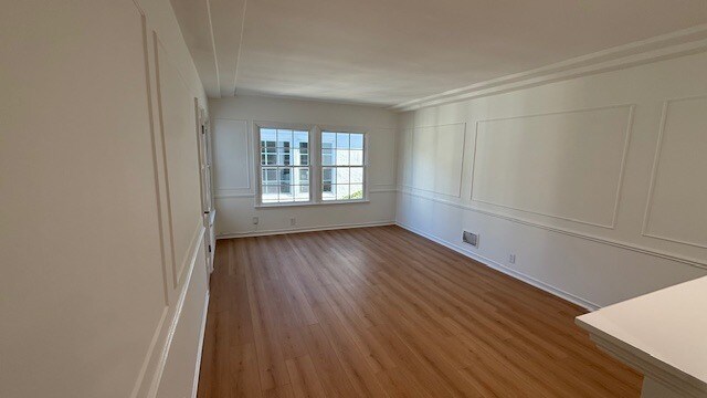 Sala de estar - 530 N Sycamore Ave