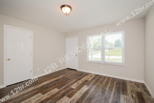 Foto del edificio - Amazing 3-Bed 1-Bath Home in Ferguson with...