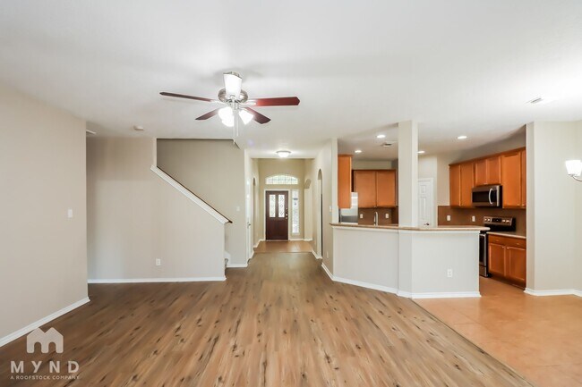 Building Photo - 4914 Forest Hurst Dr