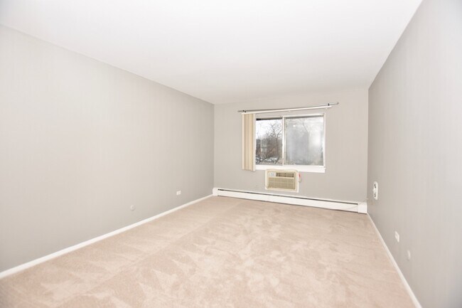 Building Photo - 912 Ridge Square