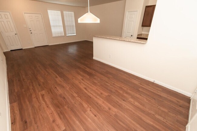 Foto del edificio - 9727 Elia Court