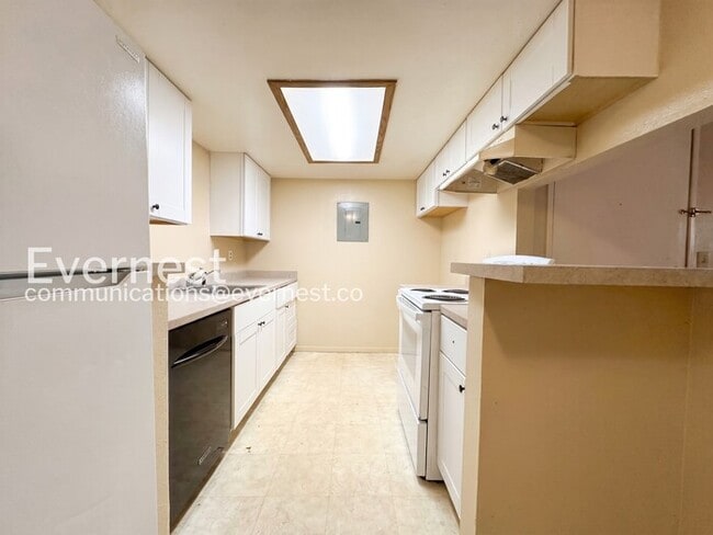 Building Photo - 15128 E Louisiana Dr