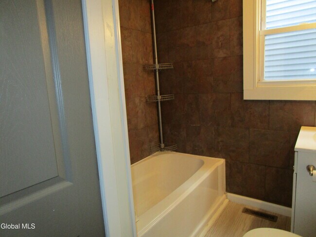 Foto del edificio - 1303 8th Ave