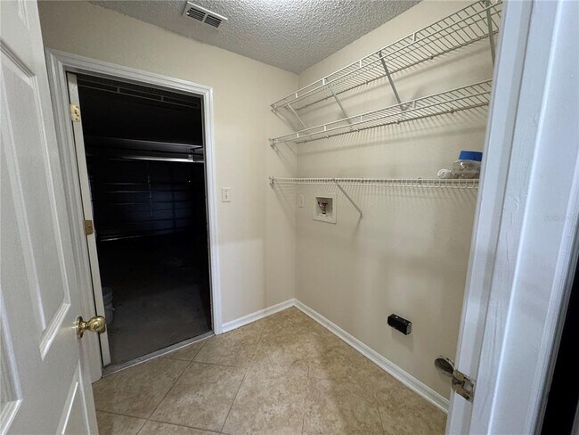 Building Photo - 4436 Middleburg Ct