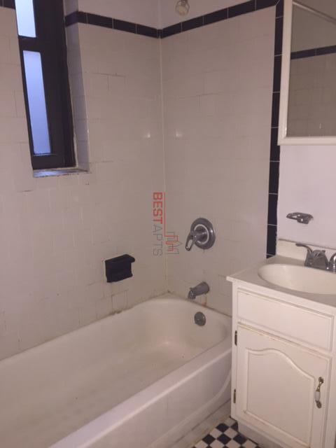 Foto del edificio - 226 E 6th St