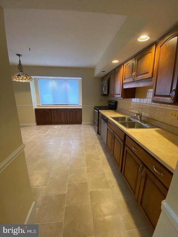 Foto del edificio - 416 Five Farms Ln