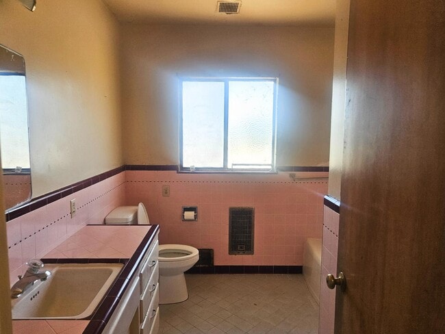 Building Photo - 3871 S Clovis Ave