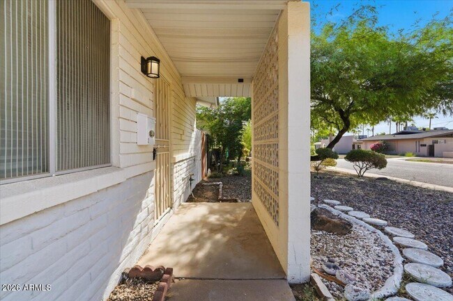 Foto del edificio - 8444 E Coronado Rd