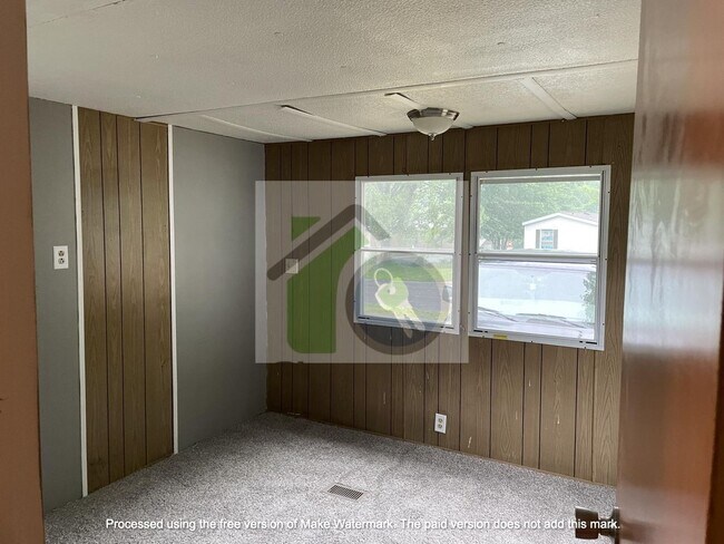 Building Photo - 2 Bed, 1 Bath Home. Move-in Ready!