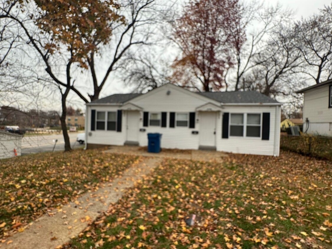 Foto principal - 6156 Jackson Ave