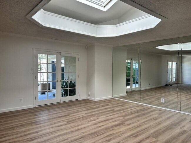Foto del edificio - 20317 Haynes St