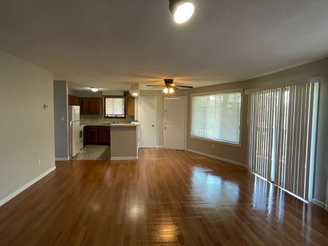 Building Photo - 276 Knoll Dr