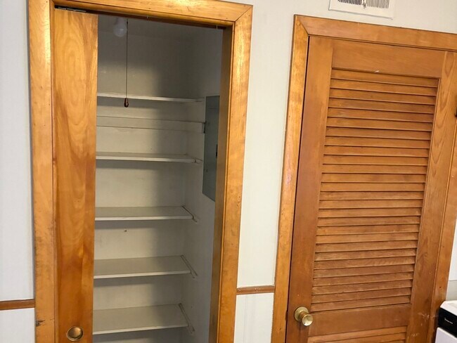 Building Photo - 9824 S Cicero Ave