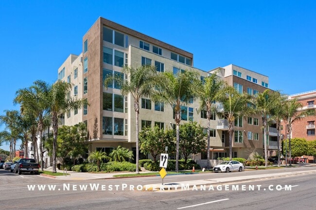 Building Photo - Banker's Hill 2 Bedroom at Park at Sixth, ...