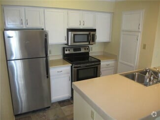 Building Photo - 8888 Tallwood Dr