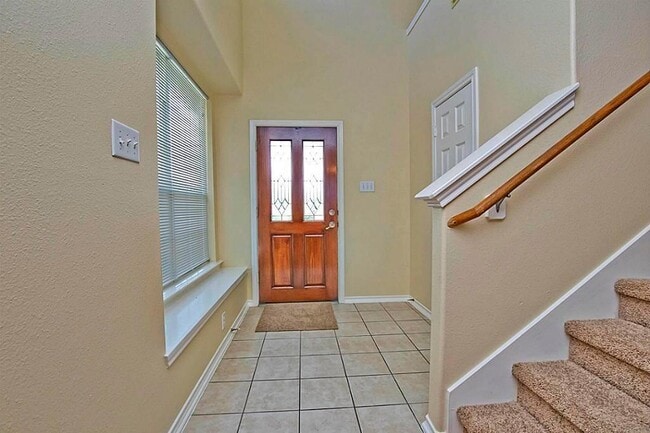 Building Photo - 11517 Hackmatack Way