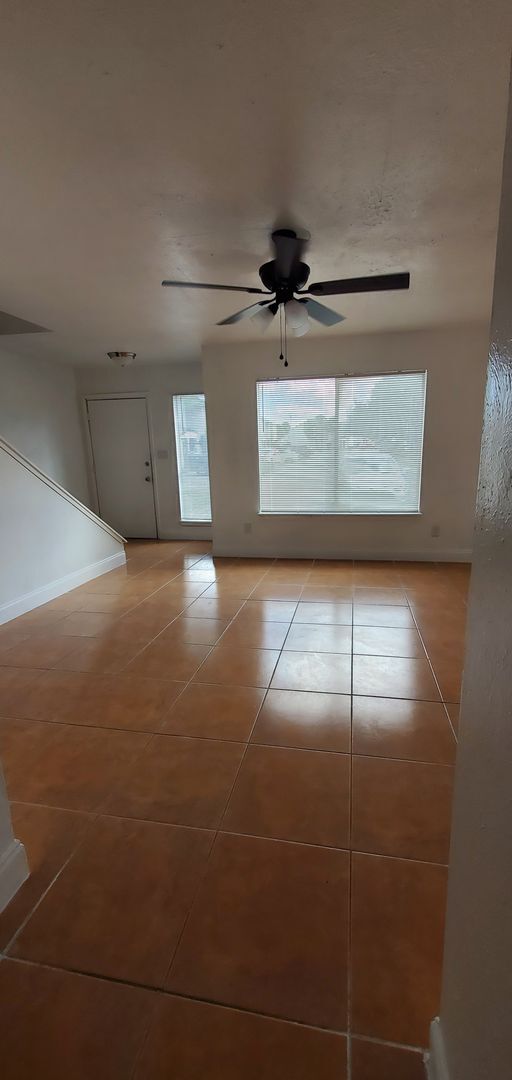 Photo - Spacious 2 bedroom near the Mall at Millenia Townhome