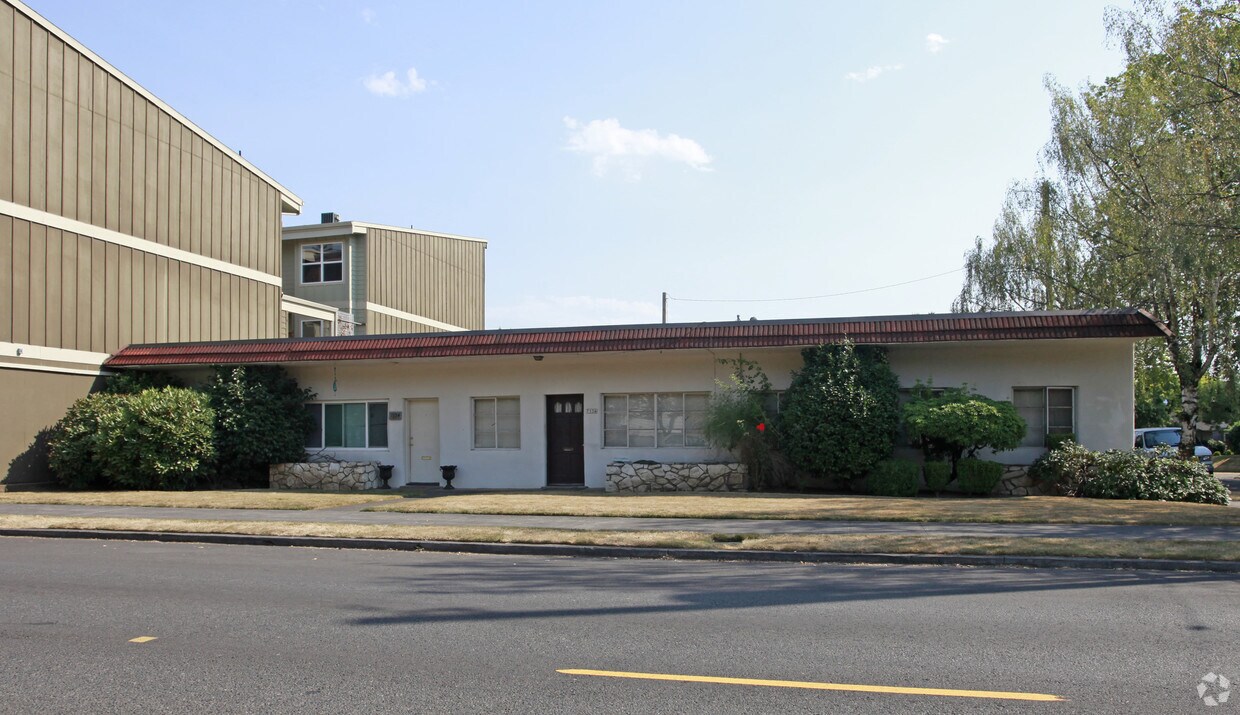 Building Photo - 1659-1665 SE Rex St