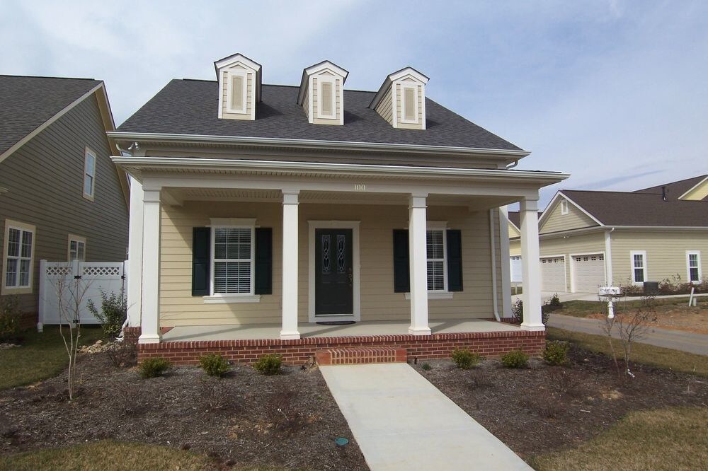 Primary Photo - 100 Forestberry Street