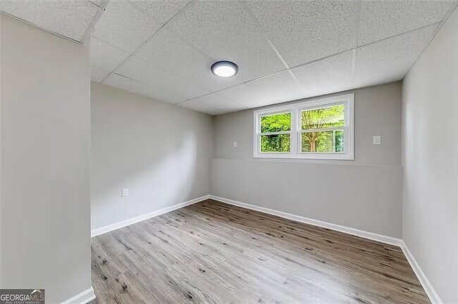 Foto del edificio - 32 Cherokee Ridge Rd