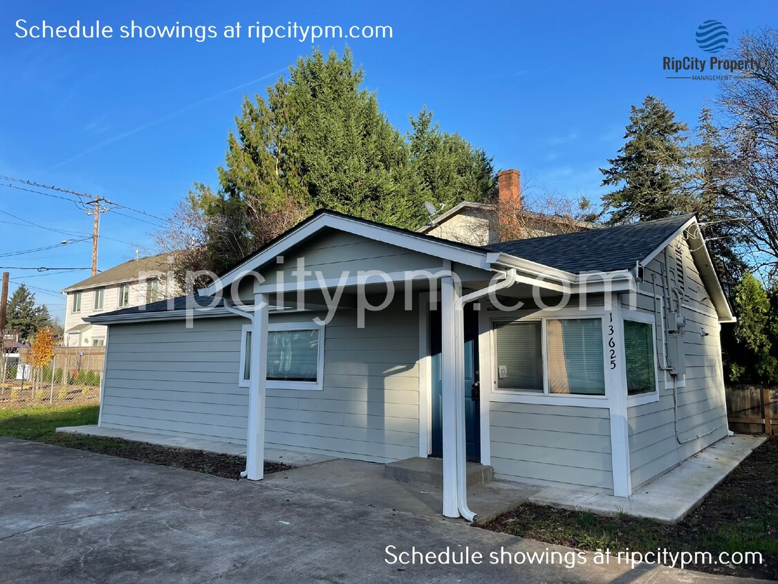 Primary Photo - Beautifully Updated 2-Bedroom Single-Famil...