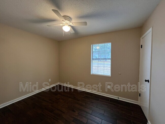 Foto del edificio - 5104 Chantilly Dr