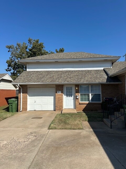 Photo - 311 W Vandament Ave (Yukon, OK)
