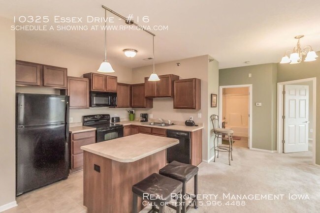 Foto del edificio - 10325 Essex Dr