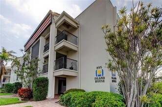 Building Photo - 895 S Gulfview Blvd