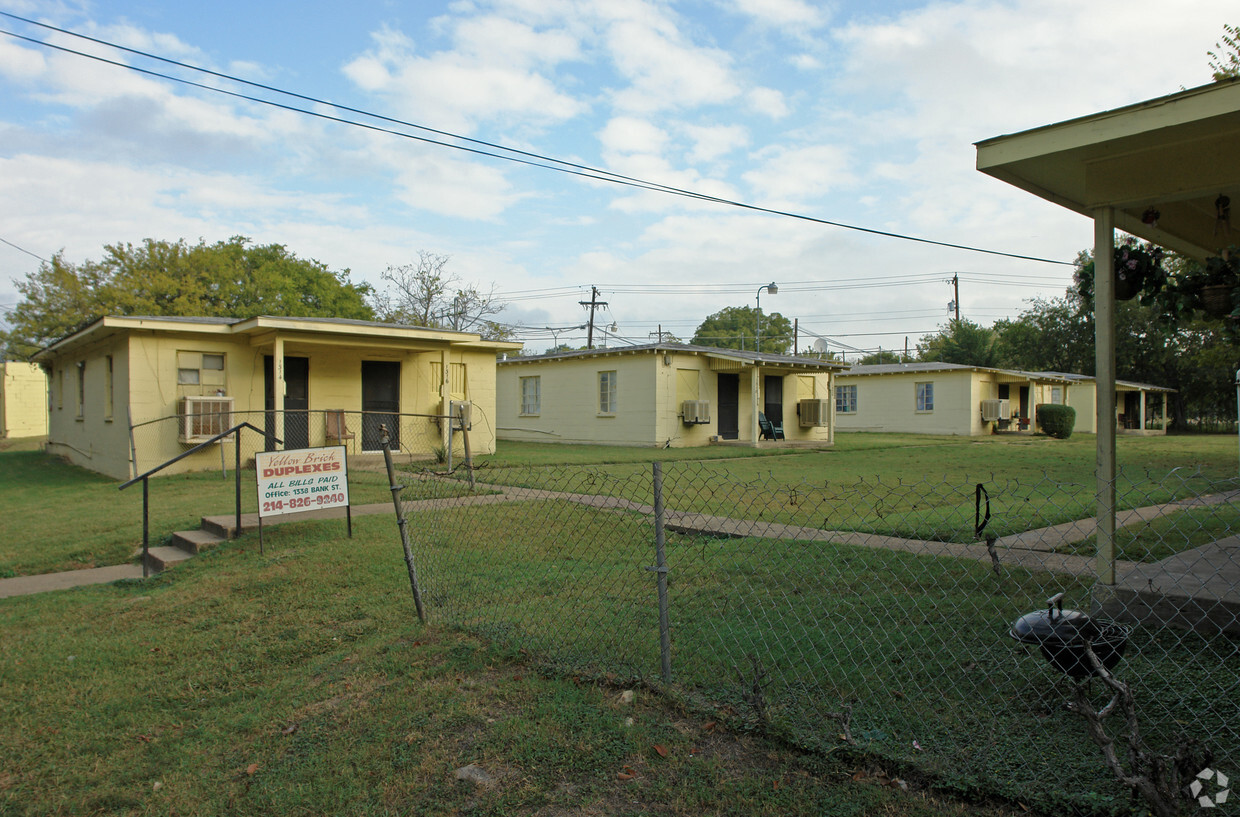 Primary Photo - Yellow Brick Duplexes