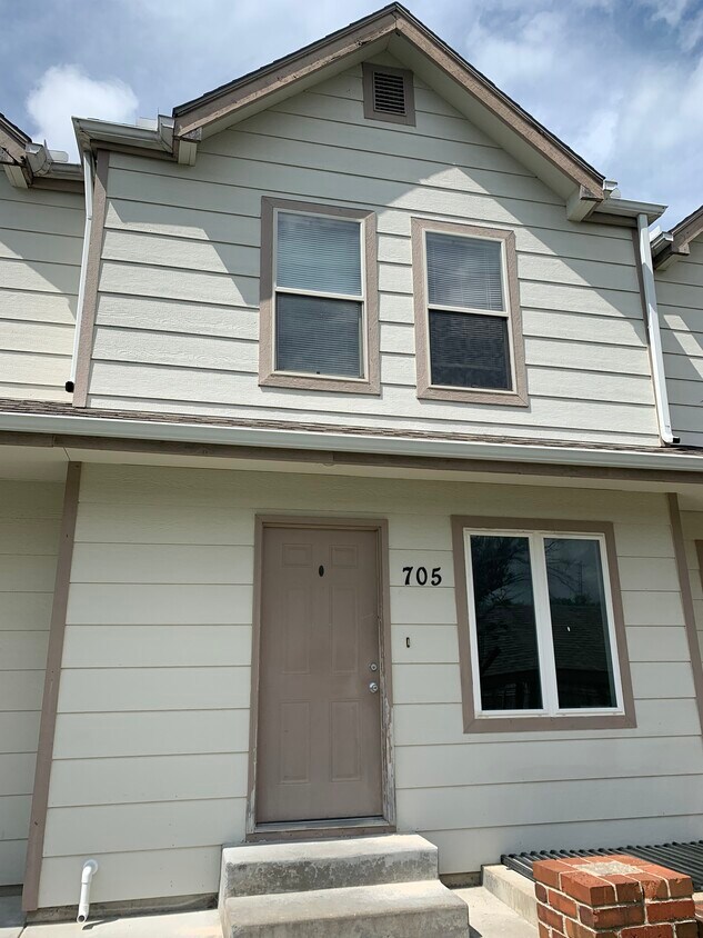 705 McCollum Rd Unit 705, El Dorado, KS 67042 Apartments in El Dorado